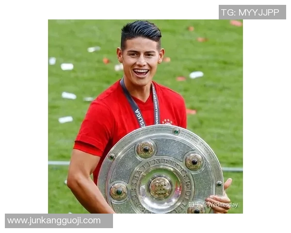 足球明星绿色发型女展现个性魅力引领时尚潮流的独特风采